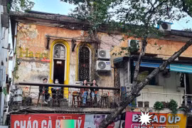 Giãn dân quy mô lớn, Hà Nội đối mặt bài toán sinh kế