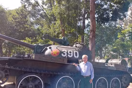 Người lái xe tăng 390 kể khoảnh khắc lịch sử húc đổ cổng Dinh Độc Lập