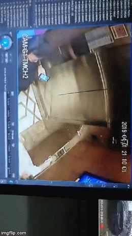 Clip nguoi dan ong om hon be gai trong thang may chung cu gay phan no