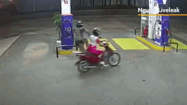 Video: Bi “nhin deu”, bo noi con dien va lao toi truy sat co gai-Hinh-2