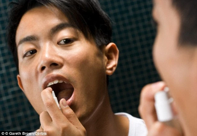 Chữa hôi miệng đơn giản theo cách của chuyên gia Anh