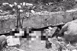 Công an điều tra vụ sập tường rào khiến 5 người thương vong