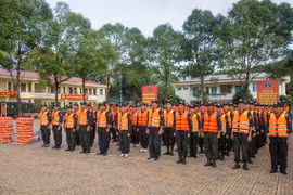 Cảnh sát cơ động Đắk Lắk xuất quân hỗ trợ nhân dân phòng chống bão Kalmaegi