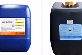  Cảnh báo người dân về 100 can axit sunfuric nguy hiểm bị nước lũ cuốn trôi