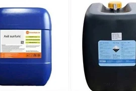  Cảnh báo người dân về 100 can axit sunfuric nguy hiểm bị nước lũ cuốn trôi