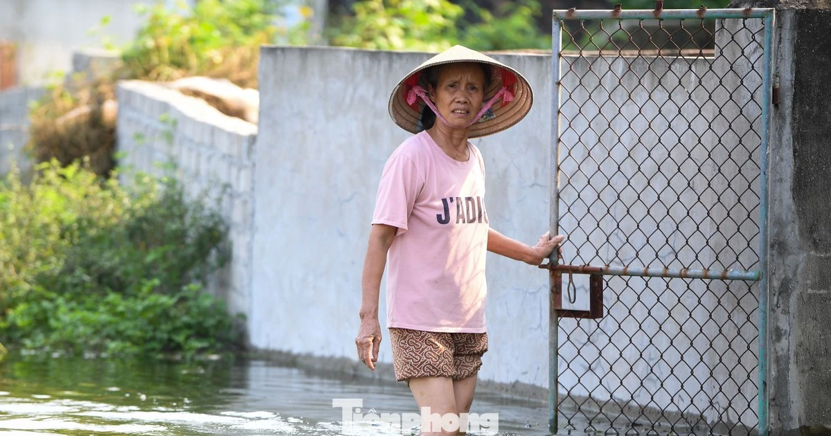 'Rốn lũ' Hà Nội vẫn mênh mông nước sau 5 ngày