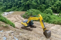 Yêu cầu dừng khai thác cát trái phép ở suối Nậm Ma