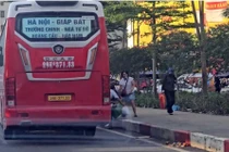 Xe Đức Hữu núp bóng xe hợp đồng chạy như tuyến cố định