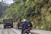 Đường Quốc lộ 4E sụt lún, xe từ 3 trục trở lên tạm thời không đi qua