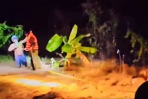 Hồ chứa trên núi ở Lâm Đồng bị vỡ, nhiều người bị cuốn trôi 