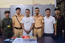 Khởi tố đối tượng giấu gần 2 bánh heroin trong ô tô