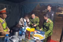 CSGT Phú Thọ kịp thời ngăn chặn người phụ nữ có ý định tự tử