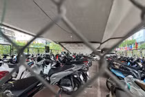 Xử lý nghiêm chủ tịch cấp xã nếu để tái diễn bãi xe dưới gầm cầu