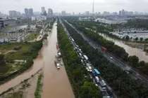 Bão số 5 đang di chuyển theo hướng Tây Tây Bắc. (Ảnh: NCHMF).