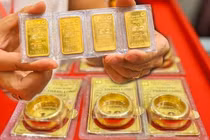 Mua vàng trên 20 triệu đồng sắp bắt buộc phải chuyển khoản
