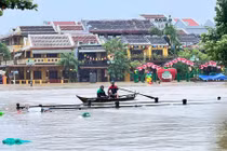 Tập trung ứng phó khẩn cấp, khắc phục hậu quả mưa lũ lớn tại Trung Bộ