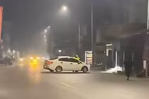 Tài xế vi phạm nồng độ cồn, hất văng CSGT lên nắp capô ở Thái Nguyên