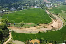 Yêu cầu xem xét xử lý vi phạm dự án kè suối Trò