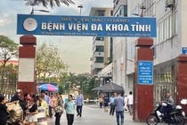 Tạm đình chỉ 3 cán bộ Bệnh viện Bắc Ninh vụ xe cấp cứu thu 21 triệu