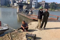 Xử lý người đàn ông dùng kích điện đánh bắt cá trái phép trên Sông Cầu