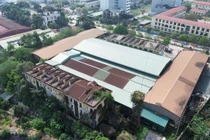 Tuy nhiên, hiện nay, Trường trung cấp nghề Công đoàn Việt Nam không tổ chức giảng dạy và đào tạo nghề. Đã tổ chức liên danh, liên kết với Công ty Cổ phần Phượng Hoàng Glass trong việc thi công chế tác sản phẩm khung nhôm kính.