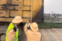 CSGT Phú Thọ mạnh tay xử lý xe quá khổ, quá tải