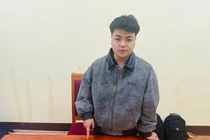 Công an xử lý một nam thanh niên đánh bạc trên 'new88ok1.com'