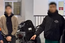 Hai thanh niên mua cần sa về sử dụng bị 141 Hà Nội bắt giữ