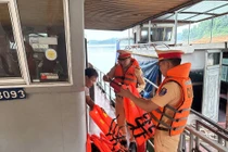 Cảnh sát giao thông đường thủy Lào Cai mạnh tay xử lý vi phạm