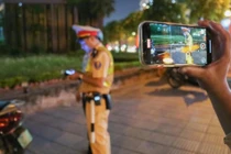 Bác bỏ tin 'đề xuất phạt 5 triệu đồng người tự ý quay CSGT làm việc'