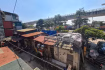 Xử lý công trình vi phạm trật tự xây dựng ngay mặt đường Cầu Diễn