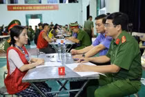 Biểu dương lực lượng phá đường dây lừa đảo xuyên quốc gia