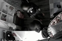 Vụ bé trai kêu cứu khi sống cùng mẹ kế, người thân nói gì?