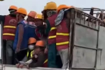 Xử lý tài xế chở công nhân chen chúc trên thùng xe tải ở Bắc Ninh