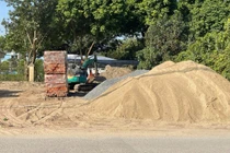 Bãi tập kết vật liệu xây dựng nhếch nhác, ô nhiễm tràn lan ở Tây Tựu giờ ra sao?