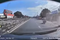 Cục CSGT thông tin người điều khiển xe máy công vụ vi phạm giao thông