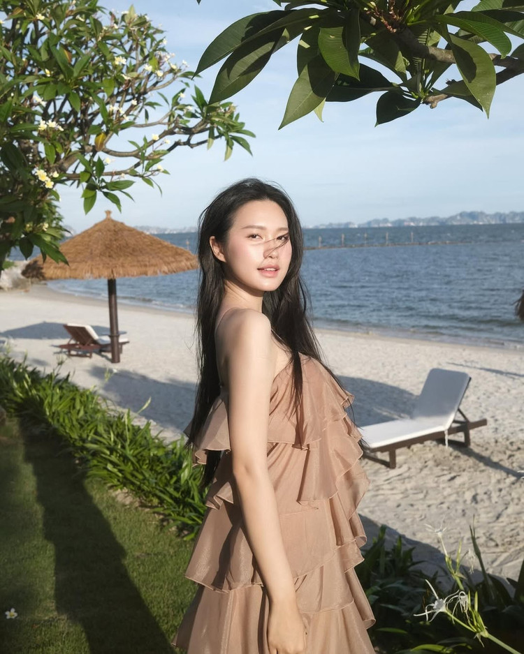 Là một người từng có phong cách cá tính, hiện đại, giờ đây cô dường như đang ưu tiên nhiều hơn cho sự giản dị, thuận tiện và sự gắn kết với gia đình nhỏ của mình. doan-hai-my-xinh-dep-10.jpg