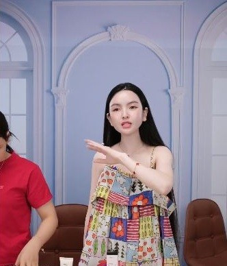 Nhiều người cho rằng có thể Chu Thanh Huyền vừa mới can thiệp thẩm mỹ bằng cách tiêm filler. cth-3-6625.jpg