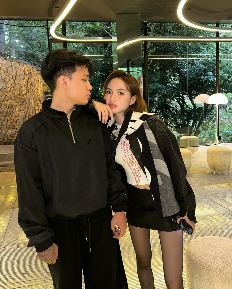 Có thể nói, trong chuyện yêu đương của các tuyển thủ Liên Quân, đây là một trong những cặp đôi được người hâm mộ ủng hộ nhiều nhất. ban-gai-tuyen-thu-8.jpg