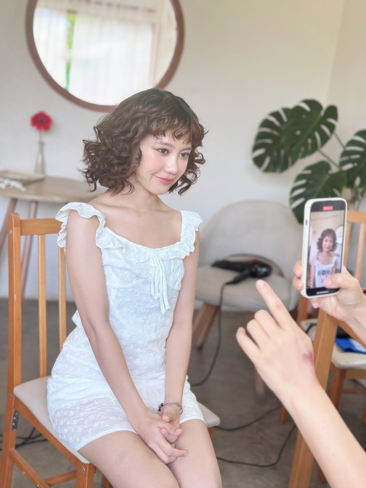 Bên ngoài, Noey Twintail là một cô gái có thân hình nhỏ nhắn, đáng yêu. Cô nàng gây ấn tượng với những khoảnh khắc năng lượng "tràn màn hình" trên trang cá nhân. hot-girl-doc-la-5.jpg