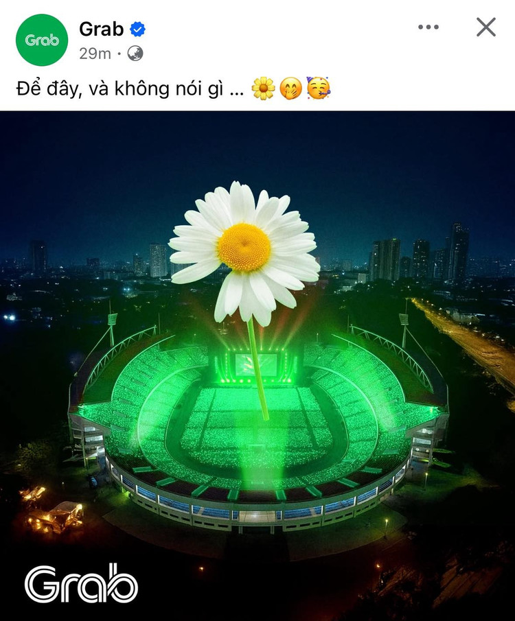Dù chưa có thông báo về sơ đồ sân khấu, cách bán vé hay thời gian săn vé, hàng loạt người dùng mạng, đặc biệt là fan của G-Dragon đã háo hức hơn bao giờ hết. Nắm bắt tâm lý của người dùng mạng, nhiều nhãn hàng lớn đã liên tục đưa ra các chiến dịch "đu trend" chào mừng sự kiện nam idol đến Việt Nam. anhlong-2.jpg