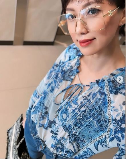 Nhan sắc U50 của mẹ vợ Đoàn Văn Hậu không chỉ khiến dân mạng ngưỡng mộ, mà còn là minh chứng cho lối sống lành mạnh, biết chăm sóc bản thân và giữ tinh thần luôn lạc quan. 6.jpg