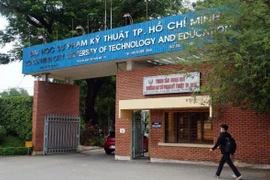 Đấu thầu tại ĐH SPKT TP HCM: Lộ diện "nhà thầu quen" và cuộc đua về giá