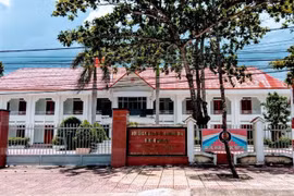 Công ty Phúc Hưng Thịnh trúng hàng loạt gói thầu tiết kiệm 0 đồng tại xã Khánh Sơn [Kỳ 1]