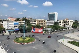 Gói thầu 6,9 tỷ tại Bến Tre: Nhà thầu giá thấp nhất trượt vì... cừ tràm, lu lèn?