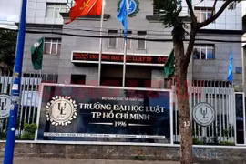 Gói thầu 9,8 tỷ ở Đại học Luật TP HCM: Giá chênh 49 triệu, nhà thầu nào sẽ thắng?