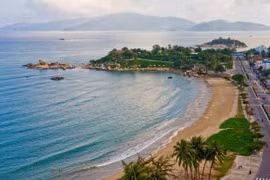 Gói thầu lan can bờ biển Nha Trang, Khánh Hòa: Vì sao nhà thầu giá thấp "rơi rụng"?