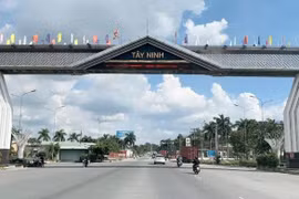 Công ty Đặng Minh Quân trúng thầu 8,58 tỷ: Một mình tham dự sau khi E-HSMT 'hạ chuẩn'?