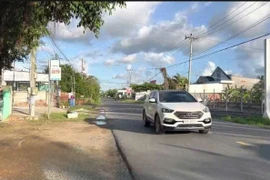 Đồng Tháp: Doanh nghiệp "quen mặt" giảm giá sâu dự thầu gói sửa chữa đường ĐT.848