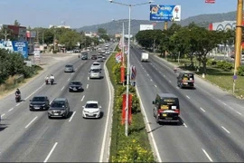 Phú An Khang trúng gói thầu: 4/6 nhà thầu "lạ lùng" không gia hạn HSDT 